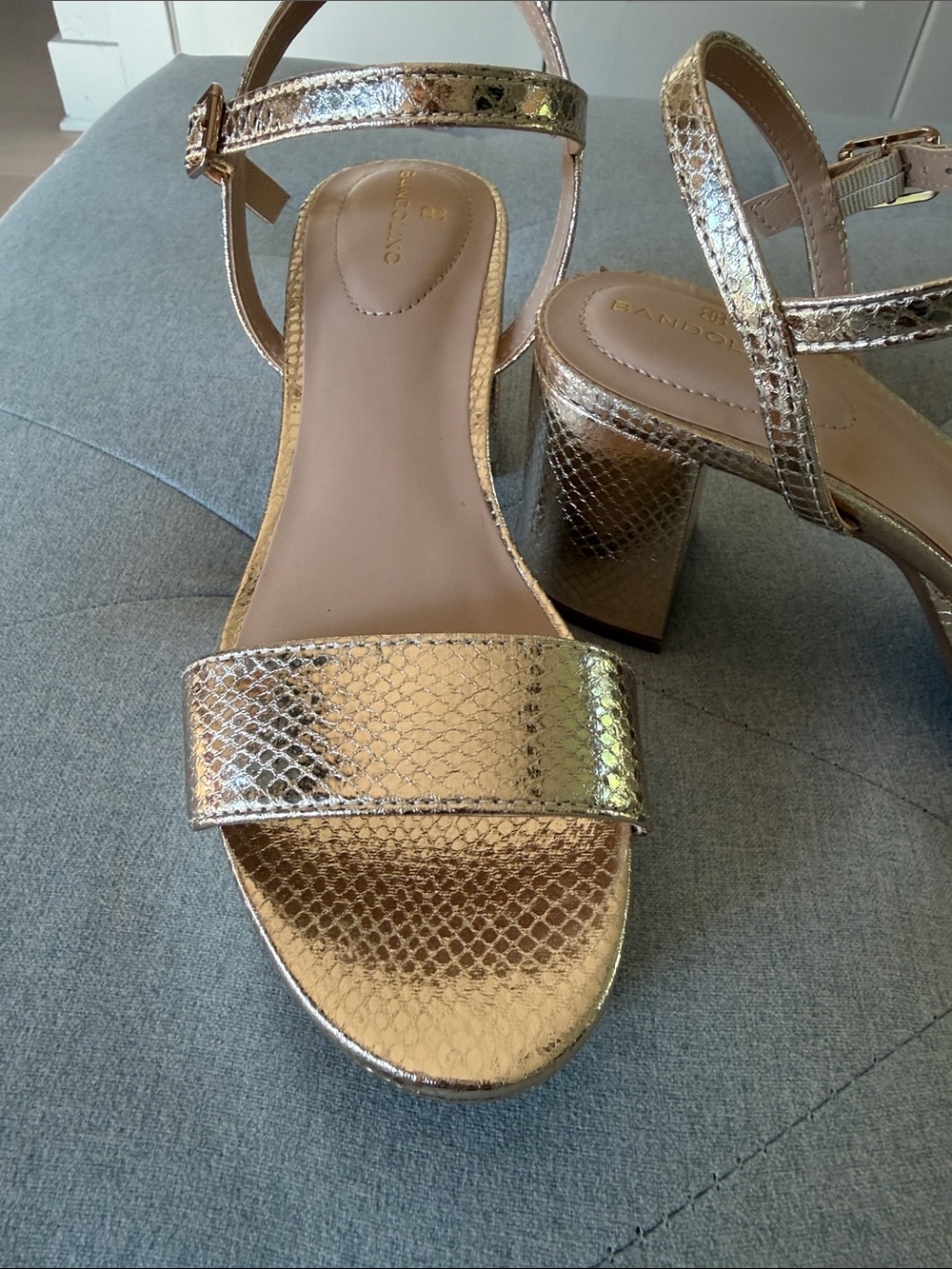 Bandolino Gold Snakeskin Texture Block Heel Sandals size 8 - 8.5 - Picture 8 of 8